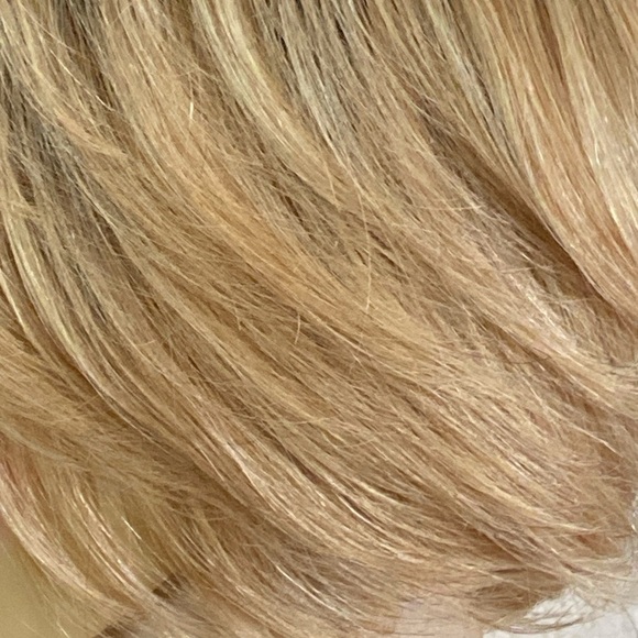 Honey Blonde Tapered Pixie Bob Dark Roots Synthetic Wig Feminine One Size Chic - Picture 5 of 14